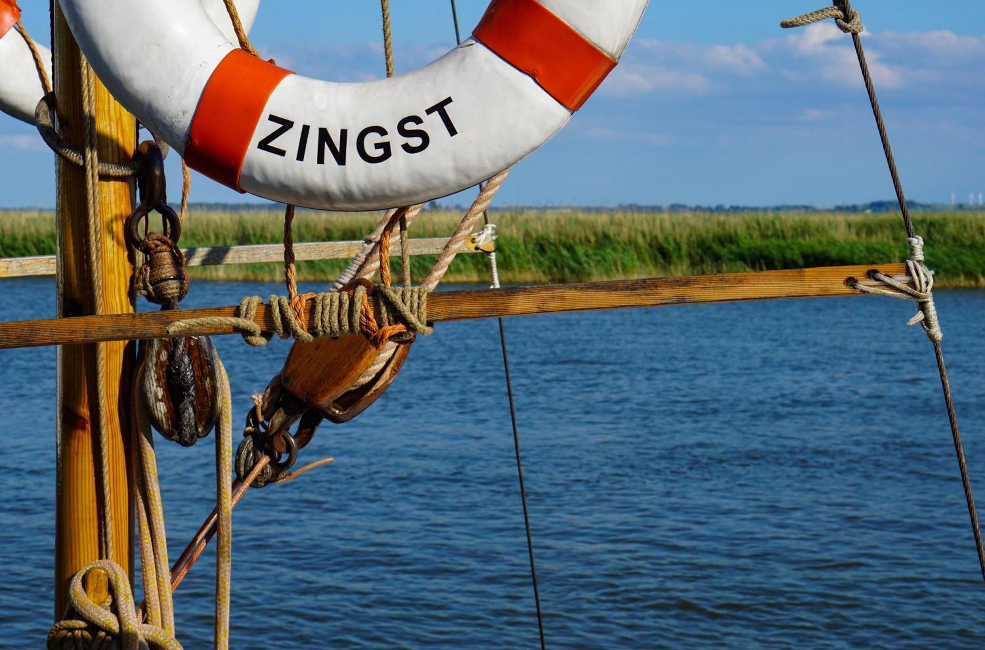 Krosse Krabbe An Der Seebruecke Zingst Exterior photo